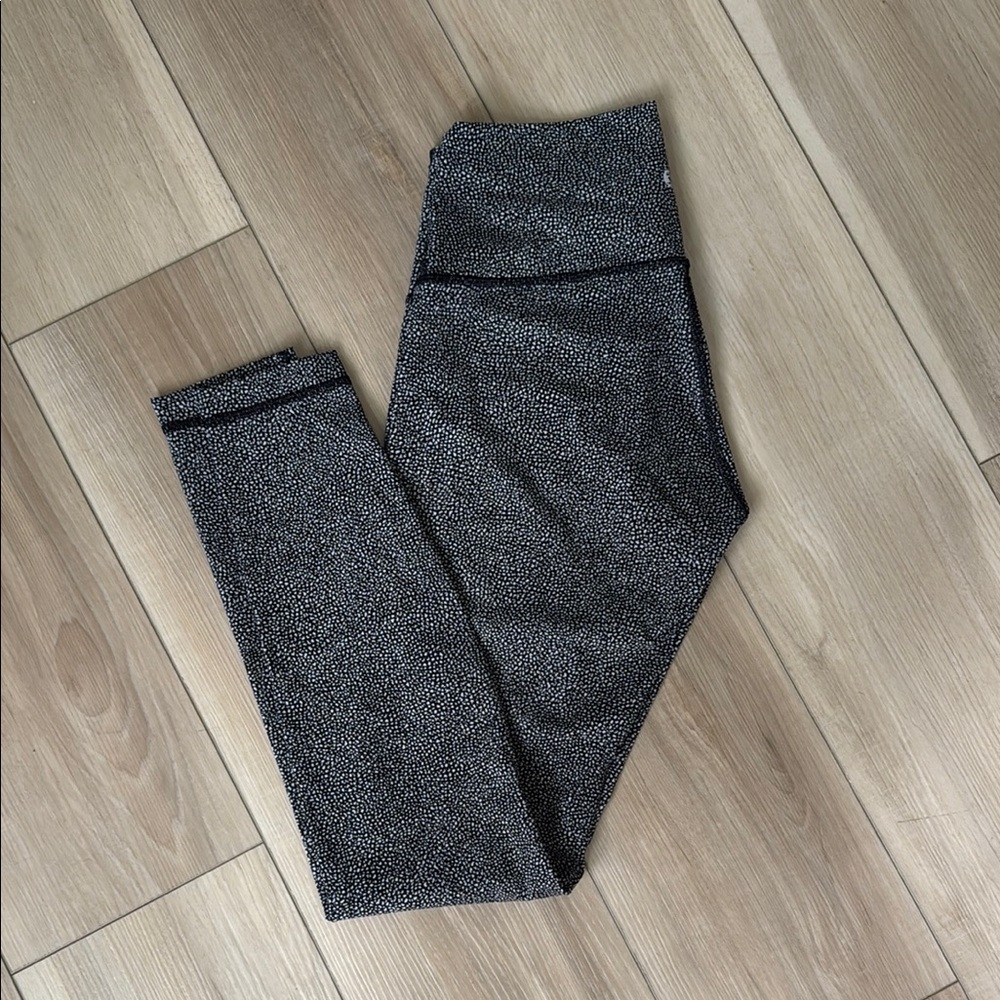 Black and White Lulu Lemon Leggings